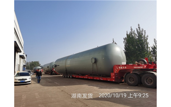 液化气埋地储罐(图1)